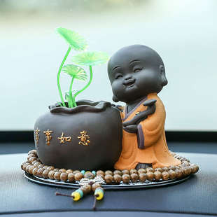 汽車擺件創(chuàng)意個性 飾品陶瓷小沙彌保平安車載用品 小和尚花瓶車內(nèi)裝