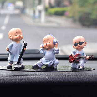 車載擺件創(chuàng)意樂隊(duì)小和尚個(gè)性 飾中控臺(tái)飾品車上車內(nèi)用品男女 汽車裝