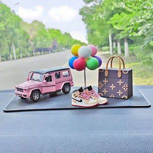 汽車中控臺專用車載車內(nèi)飾品擺件創(chuàng)意個(gè)性 飾 高級感男女可愛車上裝