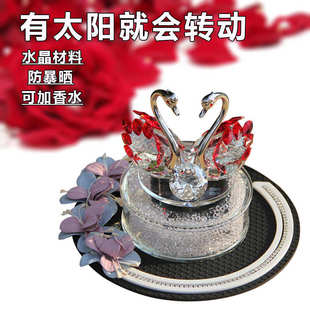 車載創意香水座太陽能裝 網紅旋轉擺件 飾品車內水晶天鵝汽車女神款