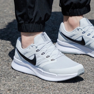 輕便減震跑步鞋 NIKE耐克正品 灰色運(yùn)動鞋 2025夏季 DR2695 男鞋