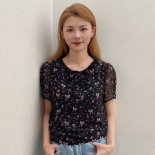 小衫 媽媽短袖 系帶木耳邊領口碎花三分袖 2025新款 m.d.y夢蝶緣正品