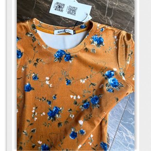 春夏款 圓領藍色小花朵上衣 千禧 印花朵短袖 清倉復古絲絨T恤