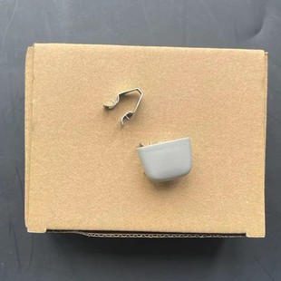 適用奧迪A4LA6A5Q5LQ2A7A3Q3遮陽板堵蓋卡扣化妝鏡鐵卡子固定鐵片