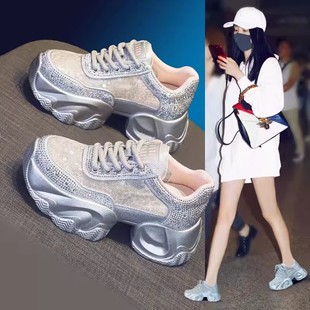 女2025新款 百搭輕便增高厚底小白鞋 夏季 時(shí)尚 運(yùn)動(dòng)鞋 透氣網(wǎng)面老爹鞋