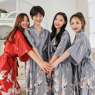 結(jié)婚晨袍女新娘伴娘仙鶴中長款 拍照閨蜜團(tuán)仿真絲睡衣婚禮睡袍女夏