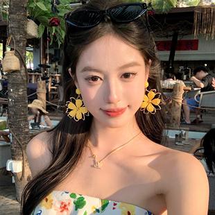夸張海邊配飾獨(dú)特絕美 草編太陽(yáng)花朵度假耳環(huán)女2025新款 蜜桃茶