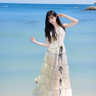 泰國海邊度假穿搭女純欲性感露背掛脖連衣裙超仙海邊游泳衣女新款