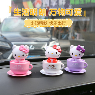 太陽能搖頭凱蒂貓汽車飾品擺件創意卡通可愛點頭kt貓小熊玩偶裝 飾