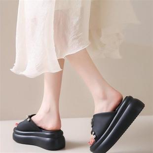 外穿時尚 新款 增高軟底沙灘一字拖 女2025夏季 高級感水鉆厚底涼拖鞋