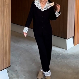 黑色休閑帶胸墊家居服 女款 2024年秋冬季 甜美性感蕾絲花邊睡衣套裝