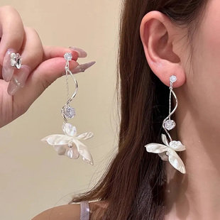 長款 白色花朵閃鋯耳飾 鳶尾花流蘇耳環女輕奢高級感度假風耳釘法式