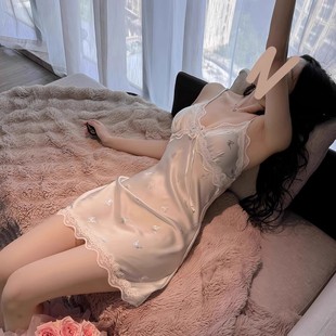 2025新款 純欲風睡裙帶胸墊甜美冰絲綢 性感蝴蝶吊帶睡衣女款