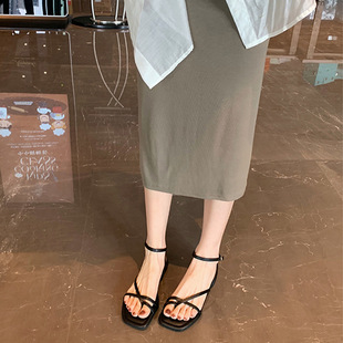 沙灘細(xì)帶平底夾趾羅馬鞋 女夏2025新款 復(fù)古方頭交叉帶套趾涼鞋 法式