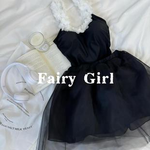 FairyGirl 甜心辣妹花朵吊帶連體露背泡溫泉度假泳衣女 天鵝湖