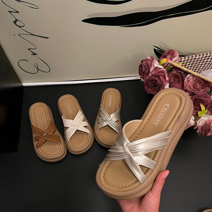 配裙子海邊度假?zèng)鐾?不累腳涼鞋 松糕厚底沙灘拖鞋 女夏外穿2025新款