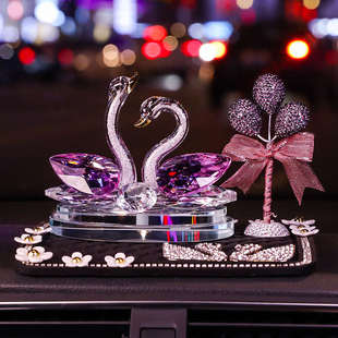 車(chē)上香水車(chē)內(nèi)高檔天鵝裝 飾 飾品女神2025擺件大氣汽車(chē)車(chē)載擺水晶款