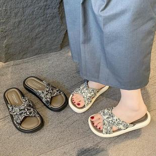 高級感國風厚底涼拖鞋 夏外穿交叉防滑一字沙灘涼拖女 女2025年新款