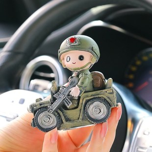 軍人公仔手辦汽車擺件樹(shù)t脂工藝車內(nèi)裝 飾人偶小兵戰(zhàn)士車載禮品