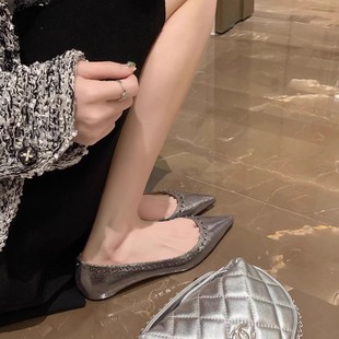 女秋冬新款 羊皮版 淺口尖頭真皮純色百搭小鉚釘扣平底單鞋