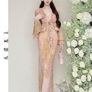 小諾本人深v吊帶連衣裙夏高級(jí)感碎花長裙百搭防曬雪紡衫 25929 套裝