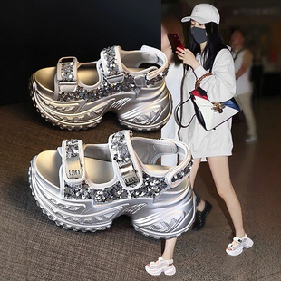 厚底增高小個子沙灘鞋 運(yùn)動涼鞋 魔術(shù)貼女鞋 2025新款 女外穿亮片時(shí)尚