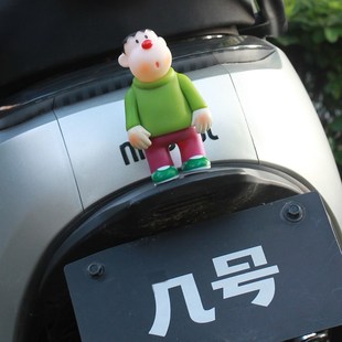 胖虎車載擺件電動(dòng)車摩托車裝 飾卡通小公仔汽車后尾車頂防雨水防曬