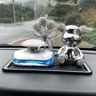 網(wǎng)紅女神款 飾品 車載香薰中控臺擺件車內(nèi)香氛創(chuàng)意高檔汽車用香水裝
