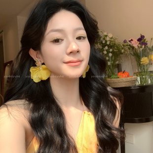 適合夏天 黃色花朵耳環女海邊度假風夸張耳釘彩色多巴胺絕美耳飾