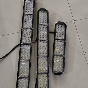 汽車led長條射燈12v24v貨車中網強光變亮改裝 爆閃杠燈越野車頂燈