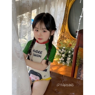 海邊度假 防曬泳裝 2025新款 兒童女童游泳衣可愛卡通涂鴉連體長袖