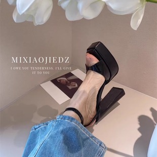 氣質(zhì)模特走秀13cm 女粗跟防水臺(tái)一字帶涼鞋 2025新款 性感超高跟鞋
