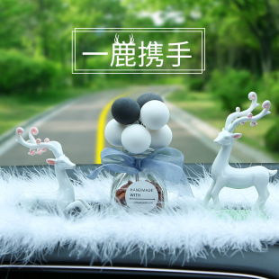 汽車擺件202g1新款 中控臺網(wǎng)紅創(chuàng)意車上飾 女士一路平安鹿車載個性