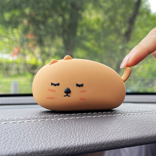 小貓咪汽車香薰擺件裝 飾品網(wǎng)紅車內(nèi)中控臺卡通香水香氛去異味