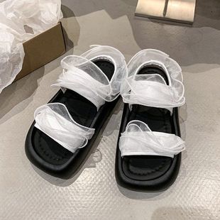 配裙子時尚 一字扣帶松糕沙灘涼鞋 百搭防滑 女厚底踩屎感新款 涼鞋