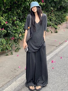 深灰色V領上衣T恤垂感休閑褲 女夏季 兩件套 懶惰松弛感運動套裝 美式