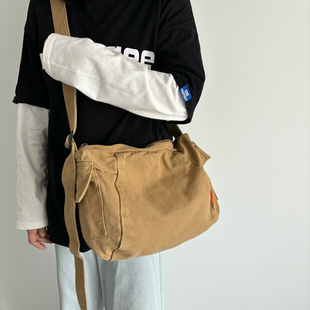 包郵 簡約帆布斜挎包學(xué)生潮流背包日系休閑 差包 新款 單肩包女韓版