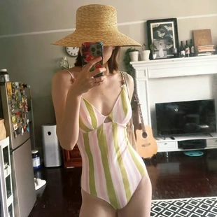 甜美度假約會(huì)海邊夏日穿搭泳裝 串珠法式 條紋連體泳衣女士時(shí)尚 新款