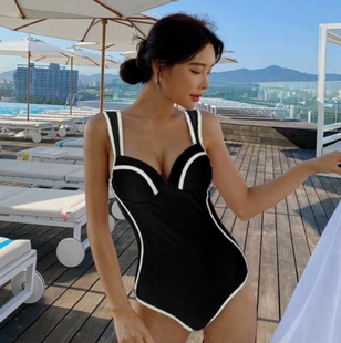 韓國2023簡約小香風連體泳衣女鋼托聚攏顯瘦遮肚掛脖保守溫泉泳裝