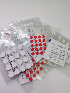 垃圾桶特調鼠標小圓點腳貼大圓點甜甜圈玻璃墊布墊樹脂墊特調