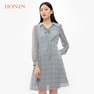 裙子HH19OL122 收腰印花a字連衣裙女春秋中長款 HONRN 紅人減齡修身