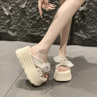 女款 2025新款 水鉆沙灘羅馬鞋 女夏外穿配裙子時尚 厚底增高一字涼鞋