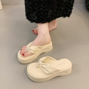 品牌松糕厚底夾趾人字拖鞋 配裙子增高踩屎感沙灘 女夏外穿2025新款