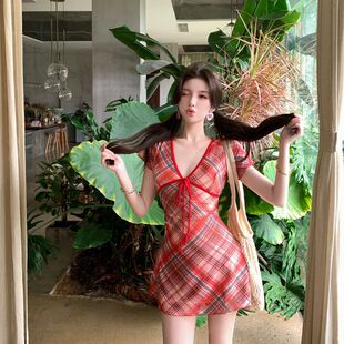 新款 游泳衣女保守學(xué)生遮肉顯瘦泡溫泉度假ins夏 復(fù)古格紋分體裙式