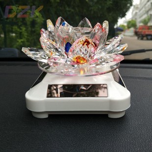 太陽能蓮花汽車香水座 轉v3 帶燈旋轉車載內飾用品k9水晶蓮花擺件