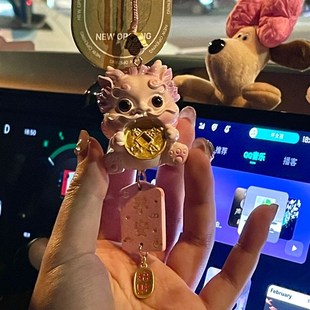 新年車掛件創意可愛聚福貔貅汽車內飾品女神款 高端V龍年吉祥物車