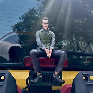 車頂小丑希斯萊杰手辦坐姿公仔車載玩偶車尾掛件汽車尾部車外擺件