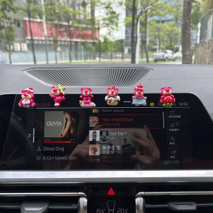汽車內飾品草莓小熊擺件車載中控臺后視鏡卡通可愛電動車裝 飾用品
