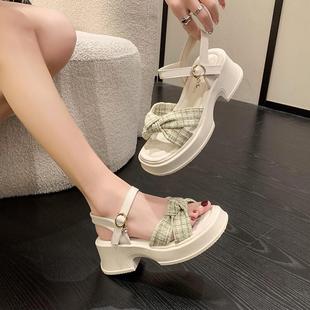 外穿氣質(zhì)厚底絕美配裙子一字帶高跟鞋 夏季 女2025年新款 仙女風(fēng)涼鞋