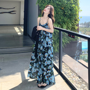 海邊度假藍色碎花吊帶連衣裙女2025春夏針織衫 氣質雪紡沙灘裙套裝